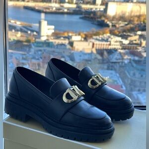 Michael Kors Shoes - Size 5 - Black leather exterior - Preloved - Used